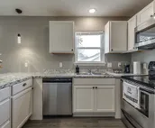 Beautiful Downtown modern 1 BR. 1 BA Washer+ Dryer