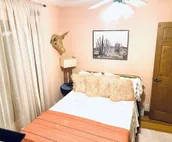 Buffalo Hallow: 2 House Acreage Retreat, Reunion, Groups, Outdoor Entertaining