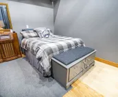 Buffalo Hallow: 2 House Acreage Retreat, Reunion, Groups, Outdoor Entertaining
