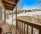 Comfortable condo with fireplace & washer/dryer - close to slopes