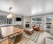 Comfortable condo with fireplace & washer/dryer - close to slopes