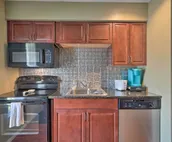 Townhome w/ Fireplace - Walk to Chairlift!