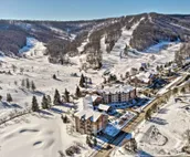 Townhome w/ Fireplace - Walk to Chairlift!