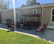 Cheerful 2 bedroom 2 bath home in Sheridan.