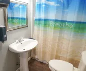 Spacious Two-Bedroom House with Lake Views
