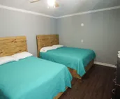 Cozy Two Bedroom Lakeview Cabin 2