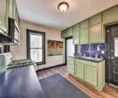 Newly Renovated Home Close to Dtwn Lawrence!