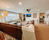 Lakefront Home on Freeman-Swimming-Kayaks-Fishing-Docks and all amenities!