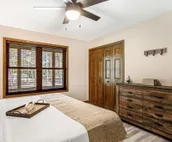 Modern cabin with fast WiFi, firepit, pergola, W/D, & central AC
