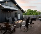 ENTIRE BCBB-9bd/6ba sleeps 29 in walkable Nashville, IN