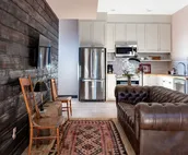 ENTIRE BCBB-9bd/6ba sleeps 29 in walkable Nashville, IN