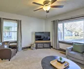 Charming Farmhouse < 1/2 Mile to AU Campus!