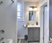 Charming Farmhouse < 1/2 Mile to AU Campus!