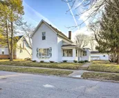 Charming Farmhouse < 1/2 Mile to AU Campus!
