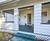 Charming Farmhouse < 1/2 Mile to AU Campus!