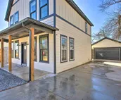 Stylish OKC Farmhouse w/ Garden - Close to OU