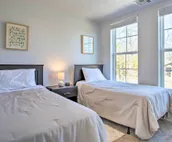 Stylish OKC Farmhouse w/ Garden - Close to OU