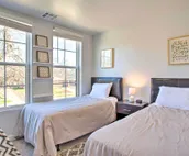 Stylish OKC Farmhouse w/ Garden - Close to OU