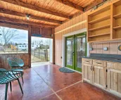 Bohemian Home w/ Screened Porch, 3 Mi to Lake!