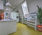 Bohemian Home w/ Screened Porch, 3 Mi to Lake!