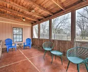 Bohemian Home w/ Screened Porch, 3 Mi to Lake!