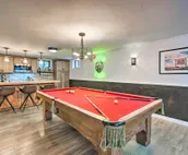 Stunning Evergreen Chalet w/ Private Hot Tub!