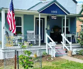 Homey Cottage- Close to Attractions- 3 bedrooms- Sleeps 11-13