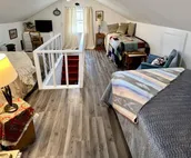 Homey Cottage- Close to Attractions- 3 bedrooms- Sleeps 11-13