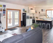 The Blue Llama - Spacious Oasis off Brew Ridge Trail - Great for Groups & Pets
