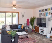 The Blue Llama - Spacious Oasis off Brew Ridge Trail - Great for Groups & Pets