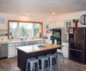 The Blue Llama - Spacious Oasis off Brew Ridge Trail - Great for Groups & Pets