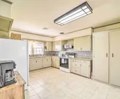 Lake Eufaula Retreat w/ Fire Pit, Near Main St!