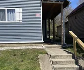 Modern Farmhouse 3 Bed, 2 Bath Apartment, Sleeps 7, Lots of Space, Downtown