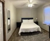 Modern Farmhouse 3 Bed, 2 Bath Apartment, Sleeps 7, Lots of Space, Downtown