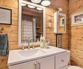 'Snowshoe Cabin' w/ Gas Grill: Fish & Hike!