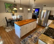 Look No Further! Cool Cape Cod-3 BR-2.5 Bath
