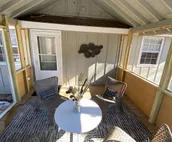 Look No Further! Cool Cape Cod-3 BR-2.5 Bath