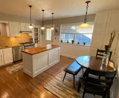 Look No Further! Cool Cape Cod-3 BR-2.5 Bath