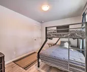 Kenai Home w/ Fireplace < 10 Mi to Big Eddy!