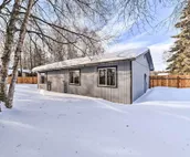 Kenai Home w/ Fireplace < 10 Mi to Big Eddy!