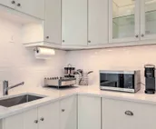Renovated Barrington Cottage w/ Beach Access!