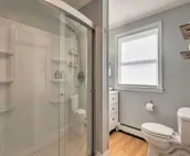 Renovated Barrington Cottage w/ Beach Access!