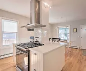 Renovated Barrington Cottage w/ Beach Access!