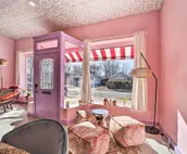 Unique, Themed Tulsa Escape ~ 2 Mi to Downtown!