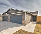 'Park City on the Water' Townhome w/ Patio!