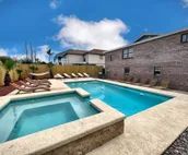 Zula Del Mar, Sleeps 22 ⛱ 2min Walk To The Beach 🌴 Private Heated Pool & HotTub