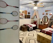 Arky’s Cabin- private setting in town with hot tub