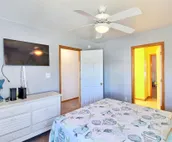 5067 The Diver Down * 2 Min Walk to Beach * Pool