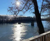 Cozy River Cottage on the water, near PURDUE