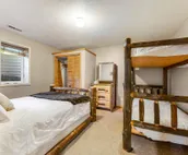 Multi-level house in secluded location near Deadwood w/private hot tub & WiFi